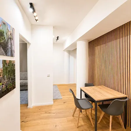 Apartamento Goldenkey-suites - Luxury 'fuggerei' - At Rathausplatz In The Heart Of - New In 2026 - Air-conditioned *