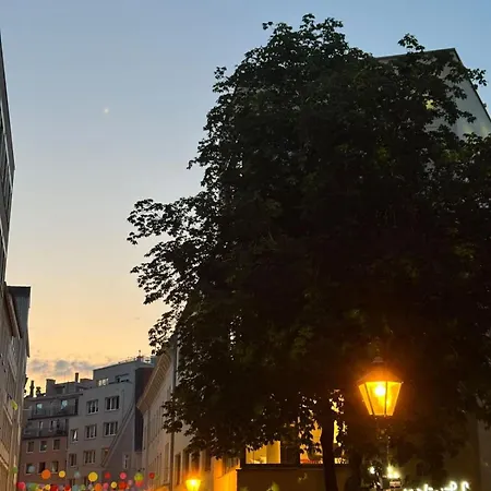 Goldenkey-suites - Luxury 'fuggerei' - At Rathausplatz In The Heart Of - New In 2026 - Air-conditioned Augsburgo