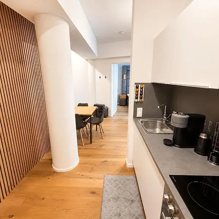 Apartamento Goldenkey-suites - Luxury 'fuggerei' - At Rathausplatz In The Heart Of - New In 2026 - Air-conditioned *