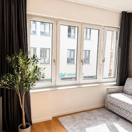 Apartamento Goldenkey-suites - Luxury 'fuggerei' - At Rathausplatz In The Heart Of - New In 2026 - Air-conditioned Augsburgo