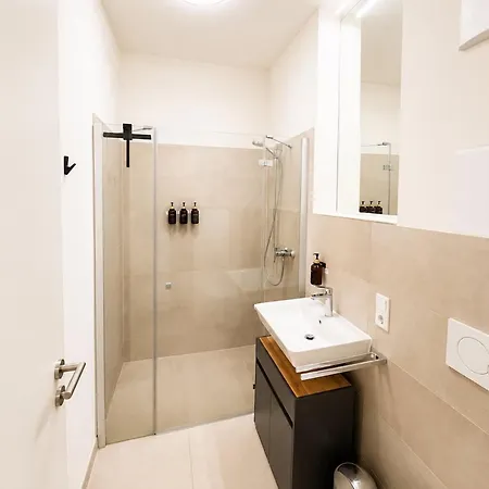 Goldenkey-suites - Luxury 'fuggerei' - At Rathausplatz In The Heart Of - New In 2026 - Air-conditioned * Augsburgo