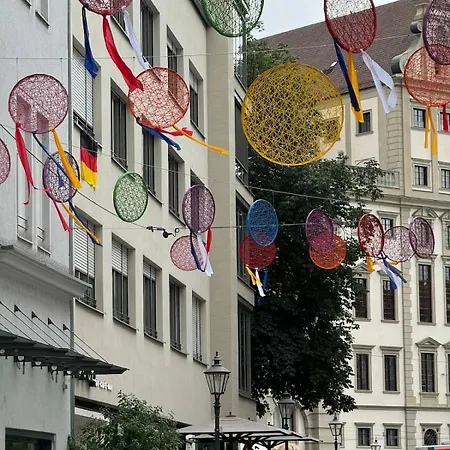Goldenkey-suites - Luxury 'fuggerei' - At Rathausplatz In The Heart Of - New In 2026 - Air-conditioned Apartamento Augsburgo