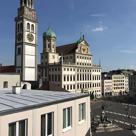 Goldenkey-suites - Luxury 'fuggerei' - At Rathausplatz In The Heart Of - New In 2026 - Air-conditioned Augsburgo