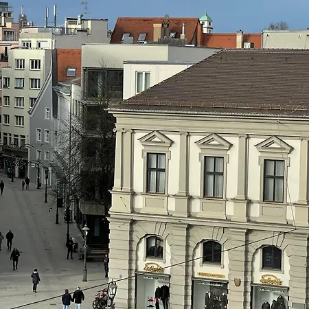 Apartamento Goldenkey-suites - Luxury 'fuggerei' - At Rathausplatz In The Heart Of - New In 2026 - Air-conditioned *
