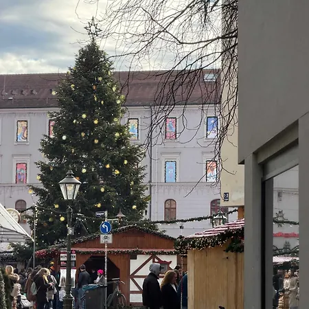 Goldenkey-suites - Luxury 'fuggerei' - At Rathausplatz In The Heart Of - New In 2026 - Air-conditioned Apartamento Augsburgo